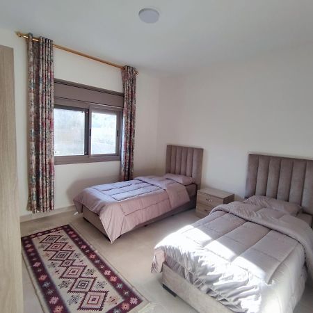 Red Rose City Apartment ワディ・ムーサ エクステリア 写真