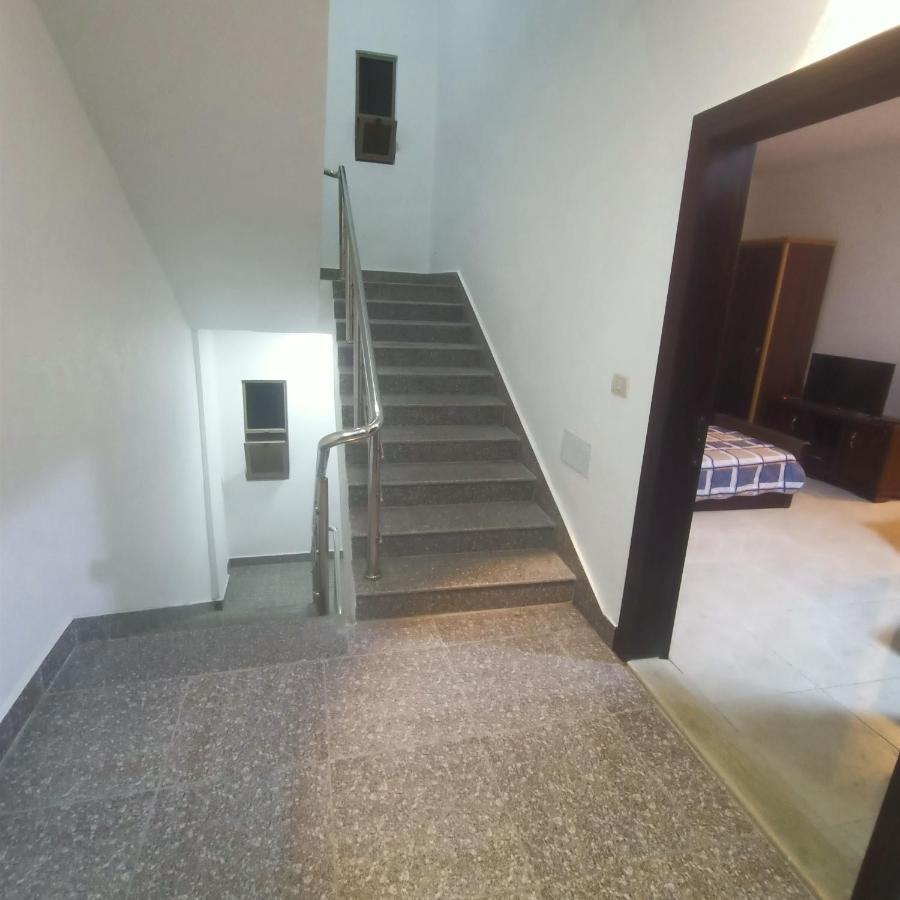 Red Rose City Apartment ワディ・ムーサ エクステリア 写真