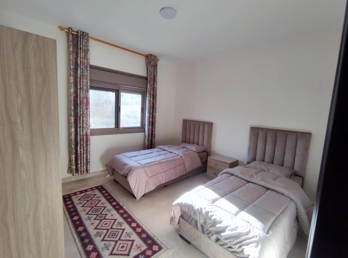 Red Rose City Apartment ワディ・ムーサ エクステリア 写真